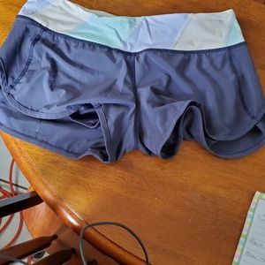 Gray with patterned waist lulu shorts